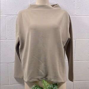 Chic Beige Long Sleeve Top​​​​​